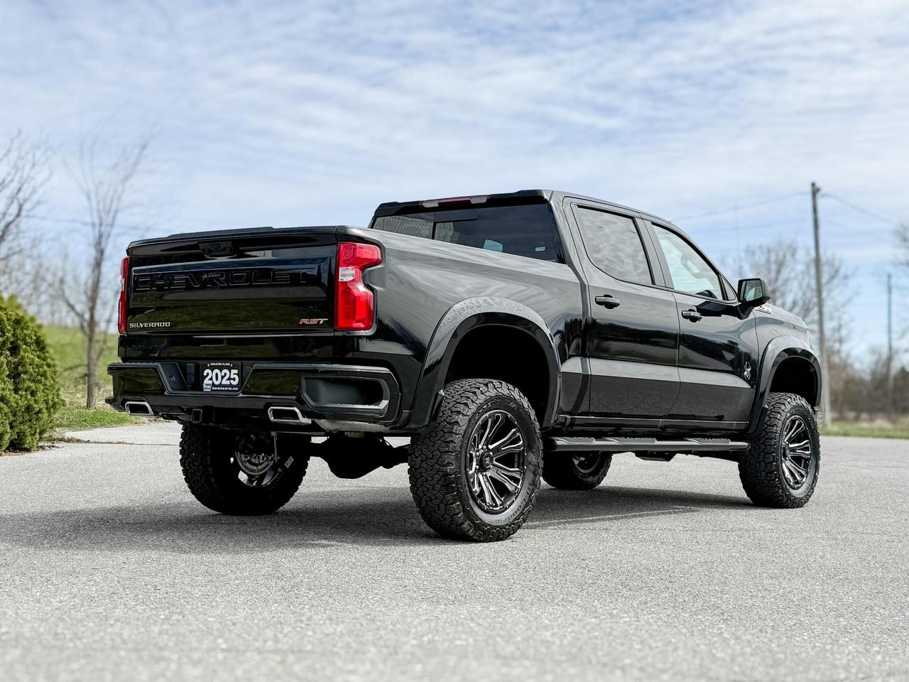 2025 Chevrolet Silverado 1500 RST BLACK WIDOW PACKAGE - 6.2L V8 WITH REMOTE START/ENTRY, SUNROOF, HEATED FRONT SEATS, HEATED STEERING WHEEL, HD SURROUND VISION Photo