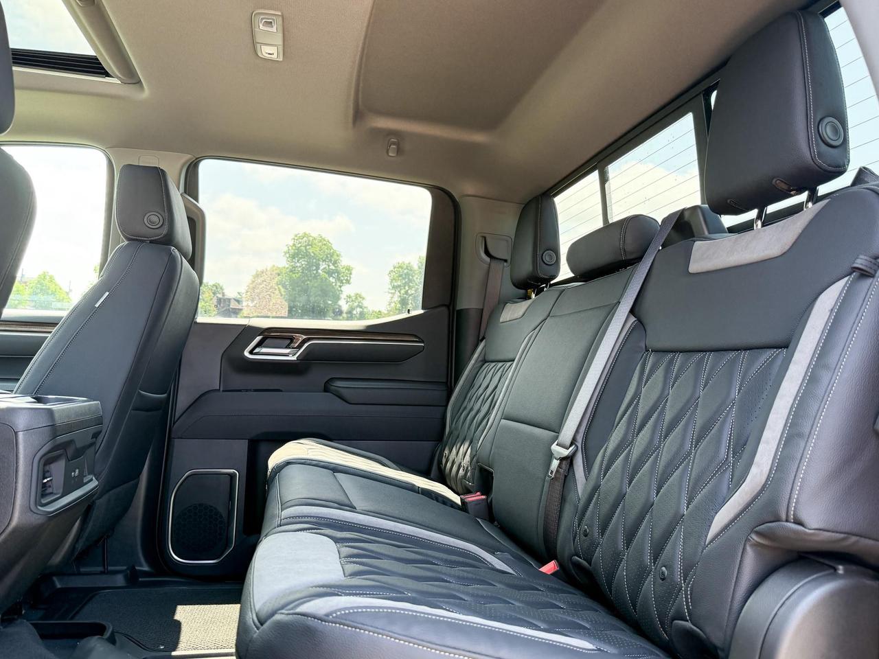 2025 Chevrolet Silverado 1500 RST BLACK WIDOW PACKAGE - 6.2L V8 WITH REMOTE START/ENTRY, SUNROOF, HEATED FRONT SEATS, HEATED STEERING WHEEL, HD SURROUND VISION Photo