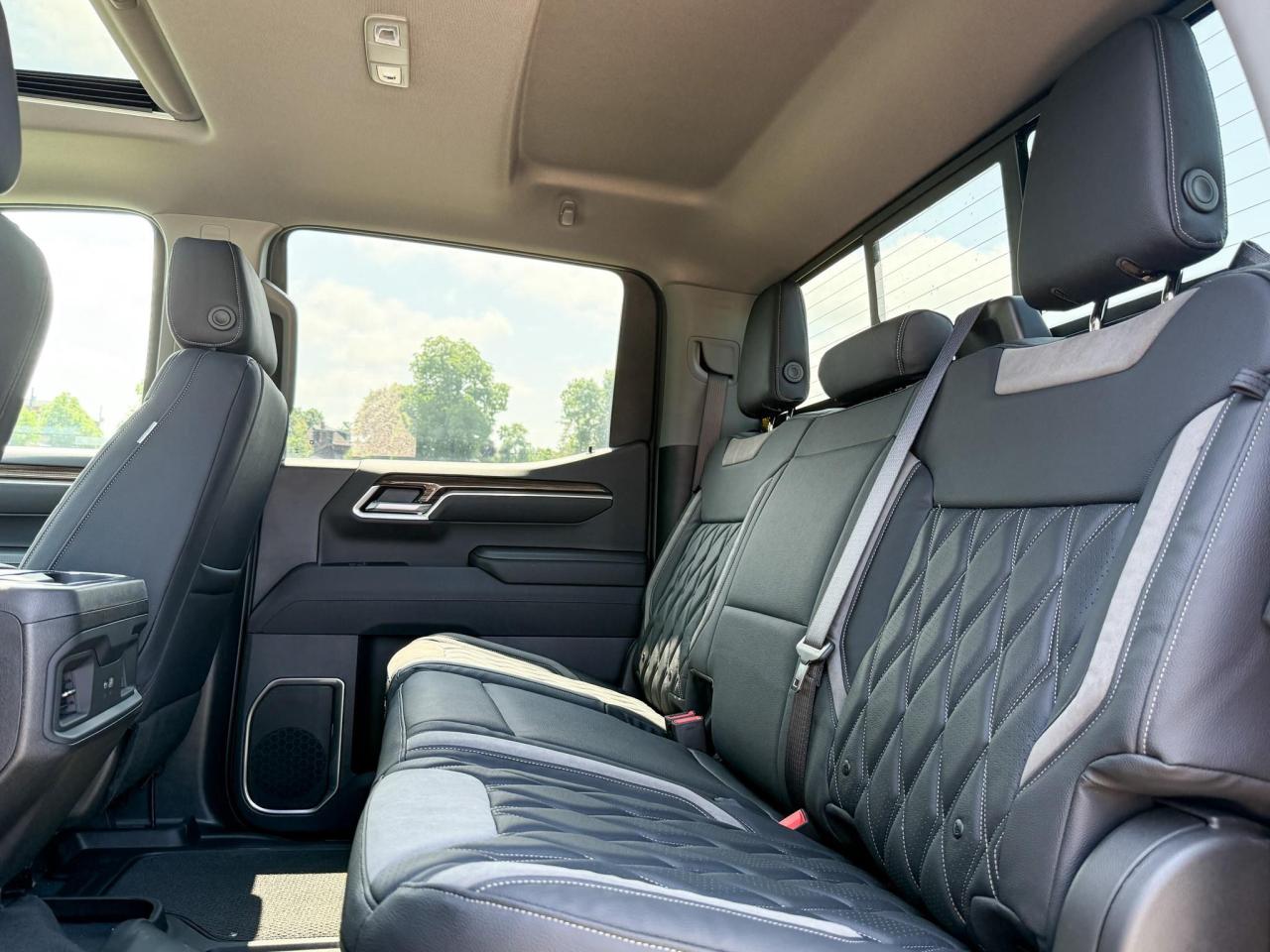 2025 Chevrolet Silverado 1500 RST BLACK WIDOW PACKAGE - 6.2L V8 WITH REMOTE START/ENTRY, SUNROOF, HEATED FRONT SEATS, HEATED STEERING WHEEL, HD SURROUND VISION Photo