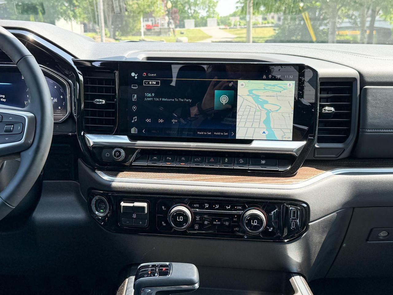 2025 Chevrolet Silverado 1500 RST BLACK WIDOW PACKAGE - 6.2L V8 WITH REMOTE START/ENTRY, SUNROOF, HEATED FRONT SEATS, HEATED STEERING WHEEL, HD SURROUND VISION Photo