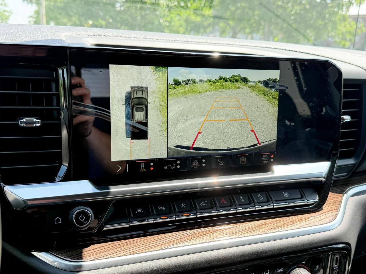 2025 Chevrolet Silverado 1500 RST BLACK WIDOW PACKAGE - 6.2L V8 WITH REMOTE START/ENTRY, SUNROOF, HEATED FRONT SEATS, HEATED STEERING WHEEL, HD SURROUND VISION Photo