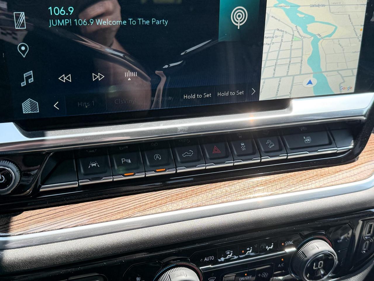 2025 Chevrolet Silverado 1500 RST BLACK WIDOW PACKAGE - 6.2L V8 WITH REMOTE START/ENTRY, SUNROOF, HEATED FRONT SEATS, HEATED STEERING WHEEL, HD SURROUND VISION Photo