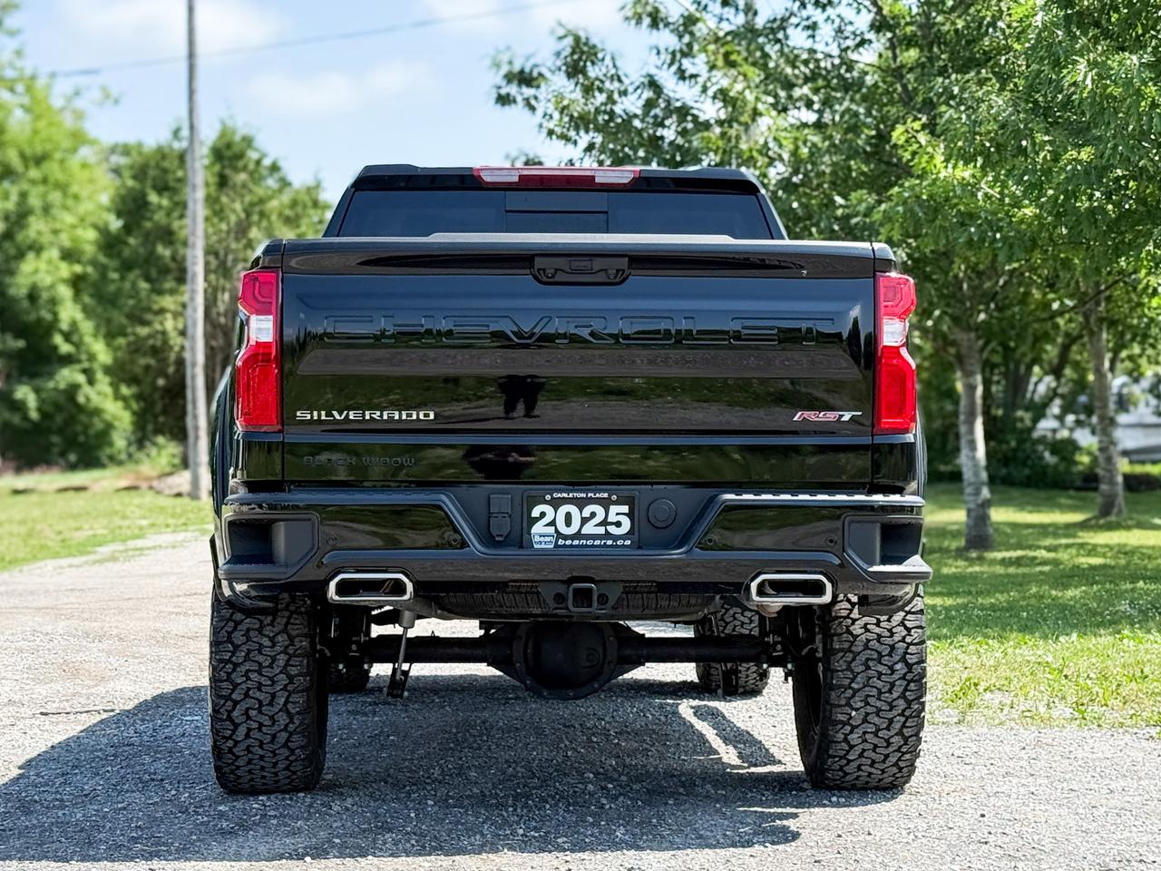 2025 Chevrolet Silverado 1500 RST BLACK WIDOW PACKAGE - 6.2L V8 WITH REMOTE START/ENTRY, SUNROOF, HEATED FRONT SEATS, HEATED STEERING WHEEL, HD SURROUND VISION Photo