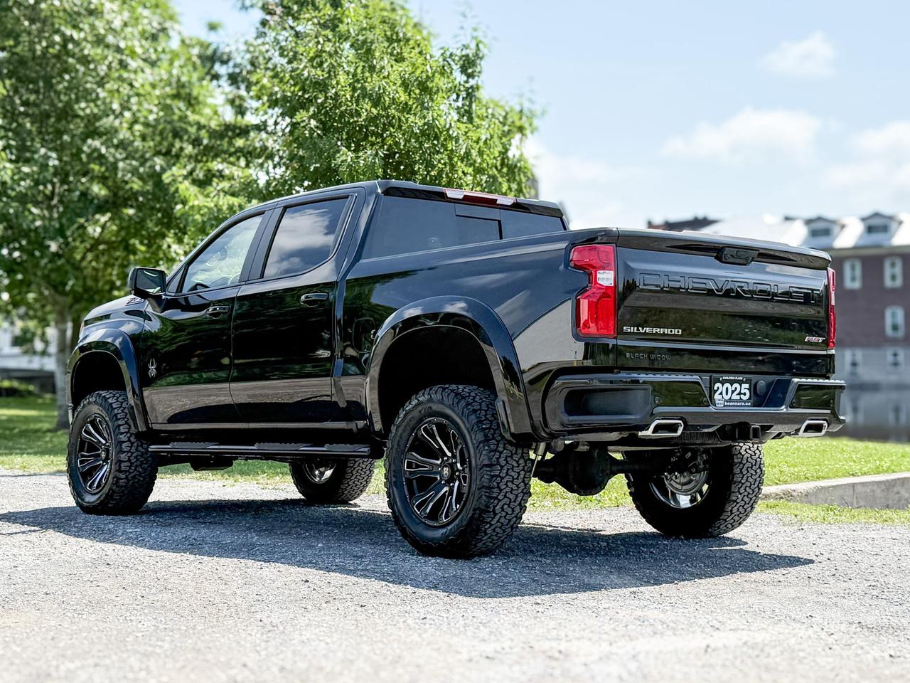 2025 Chevrolet Silverado 1500 RST BLACK WIDOW PACKAGE - 6.2L V8 WITH REMOTE START/ENTRY, SUNROOF, HEATED FRONT SEATS, HEATED STEERING WHEEL, HD SURROUND VISION Photo