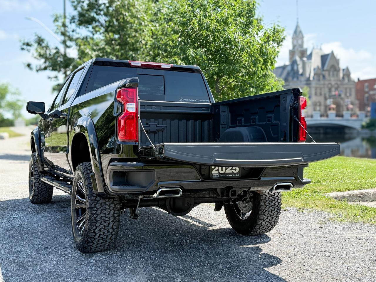 2025 Chevrolet Silverado 1500 RST BLACK WIDOW PACKAGE - 6.2L V8 WITH REMOTE START/ENTRY, SUNROOF, HEATED FRONT SEATS, HEATED STEERING WHEEL, HD SURROUND VISION Photo