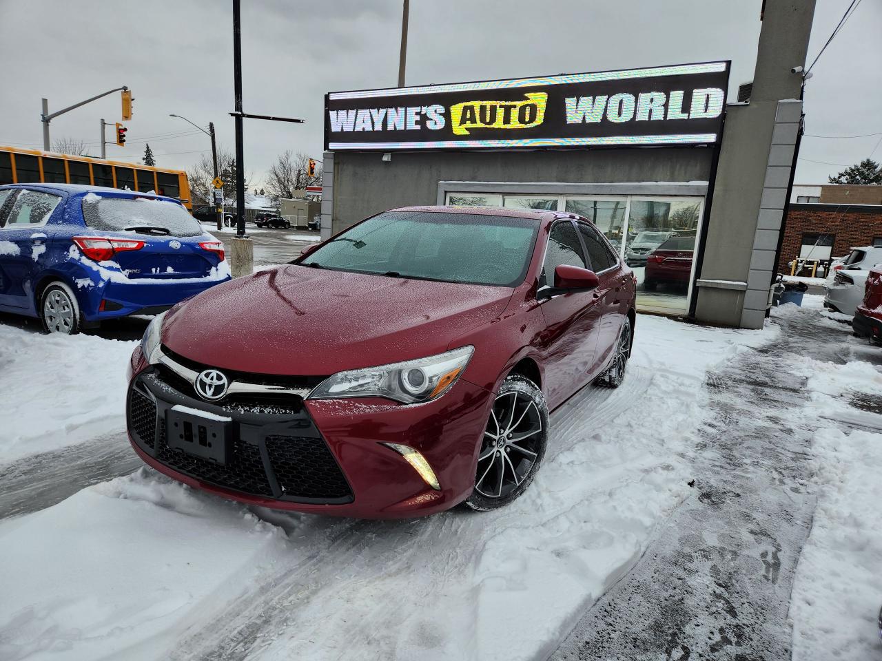 Used 2016 Toyota Camry XSE**LOW KMS** for sale in Hamilton, ON