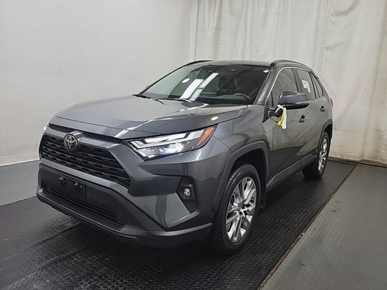 Used 2022 Toyota RAV4 XLE Premium AWD | Leather | Sunroof | Radar Cruise | Heated Seats | Rear Camera | Alloy Wheels for sale in Guelph, ON