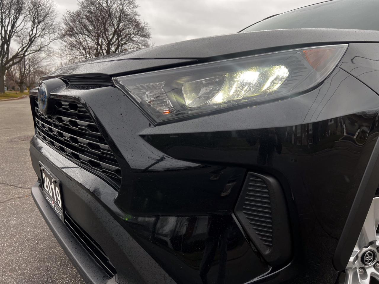2019 Toyota RAV4 Hybrid LE AWD - Photo #6