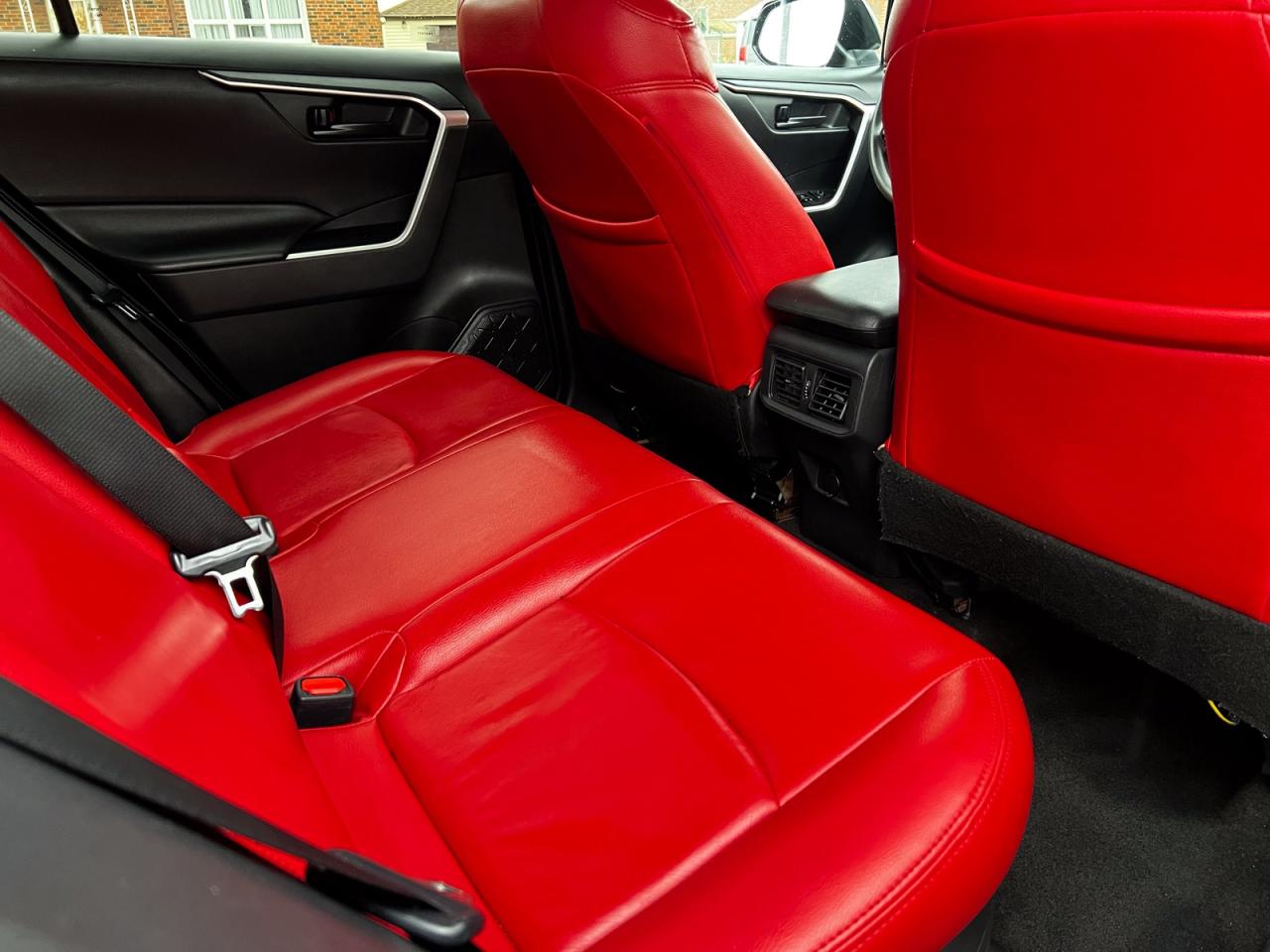 2019 Toyota RAV4 Hybrid LE AWD - Photo #11