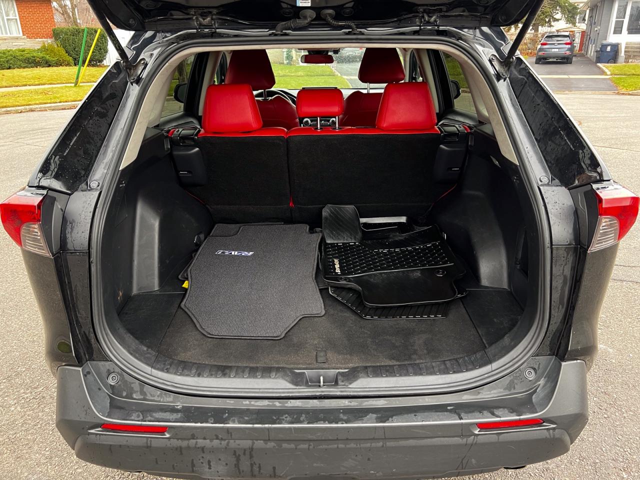 2019 Toyota RAV4 Hybrid LE AWD - Photo #12