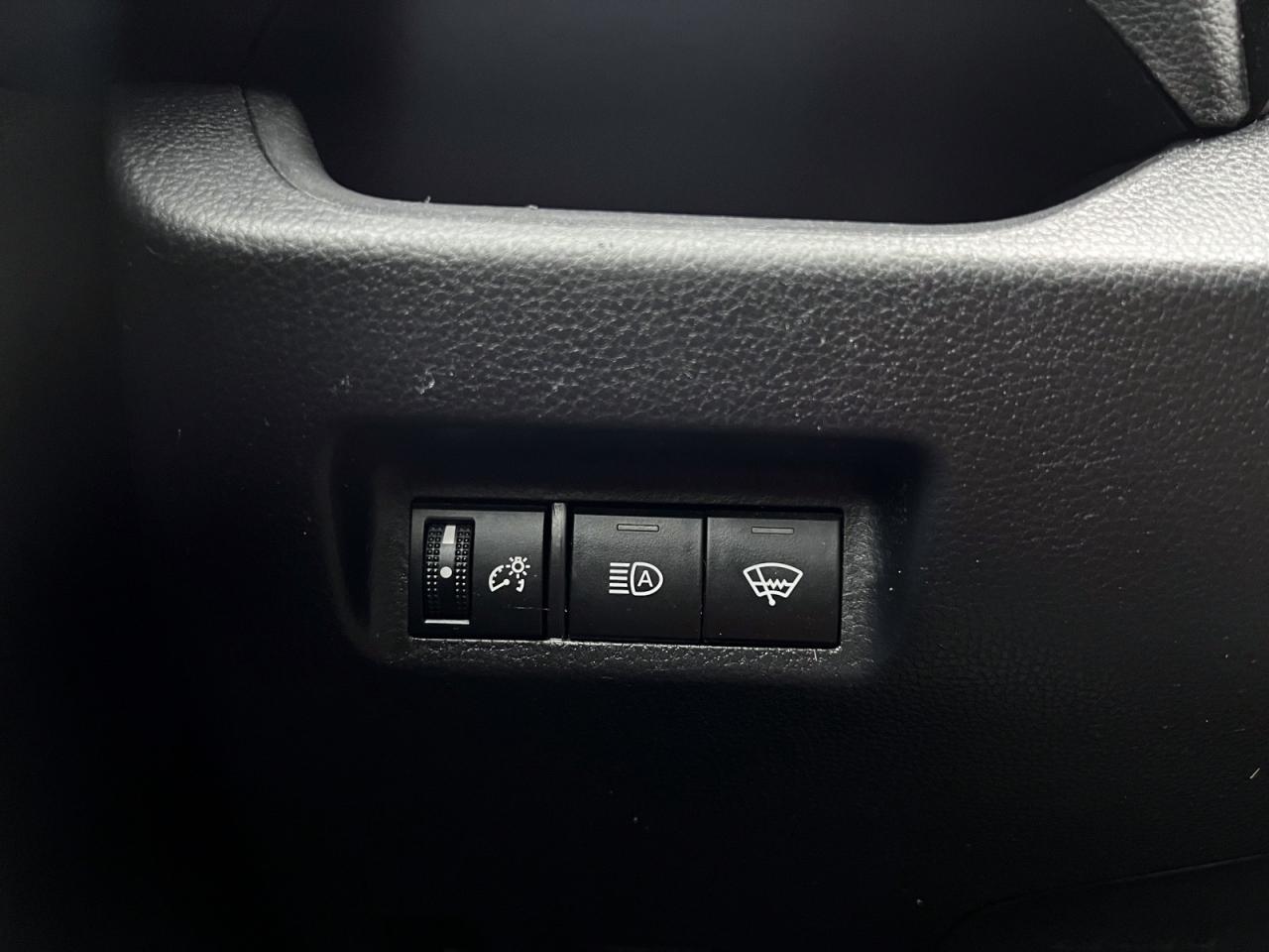 2019 Toyota RAV4 Hybrid LE AWD - Photo #20
