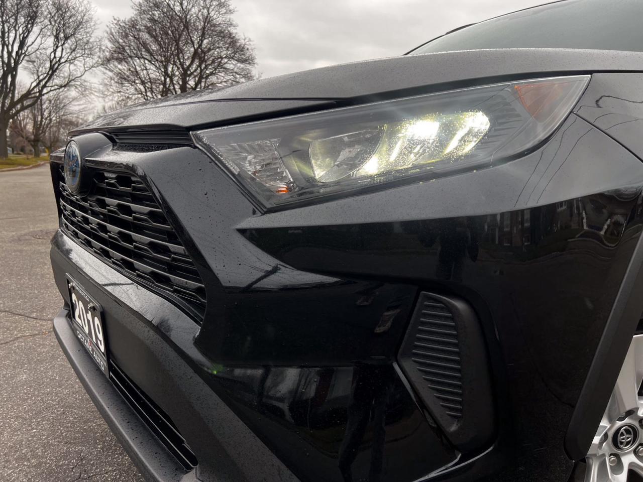 2019 Toyota RAV4 Hybrid LE AWD - Photo #6