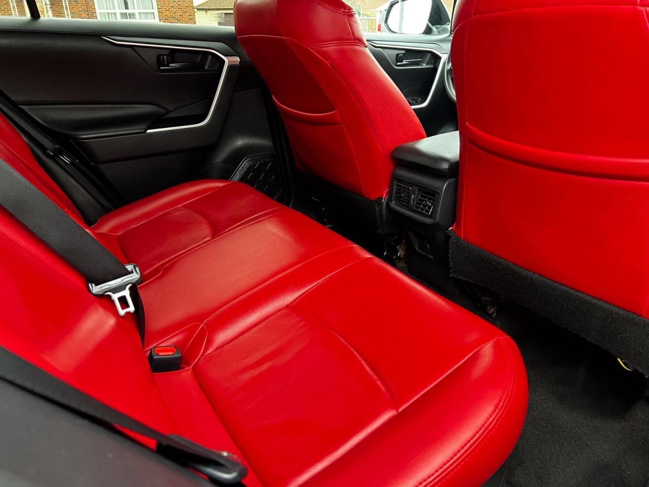 2019 Toyota RAV4 Hybrid LE AWD - Photo #11