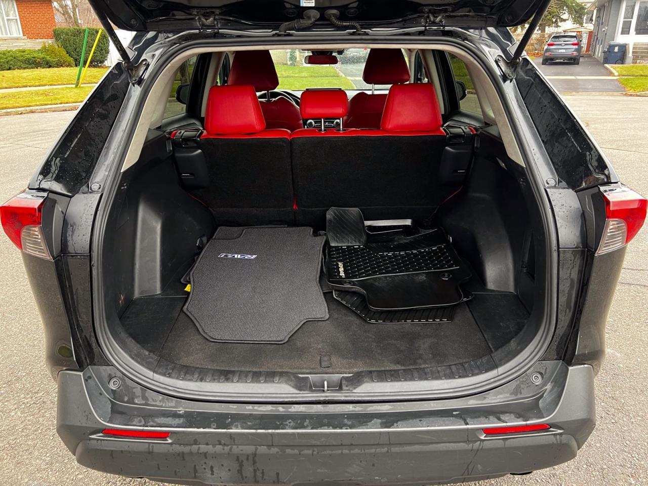 2019 Toyota RAV4 Hybrid LE AWD - Photo #12