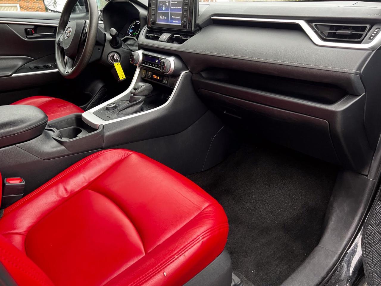 2019 Toyota RAV4 Hybrid LE AWD - Photo #10