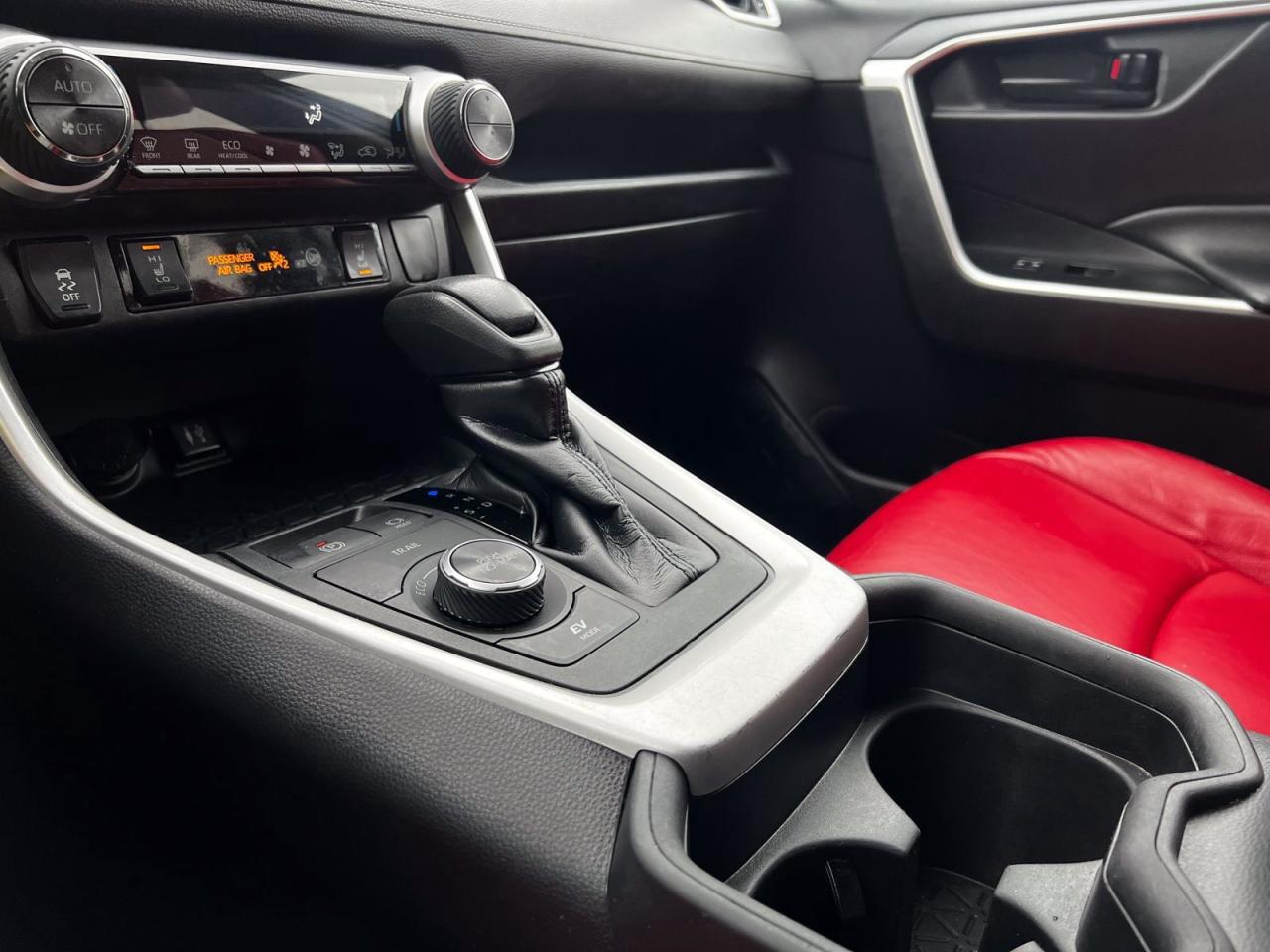 2019 Toyota RAV4 Hybrid LE AWD - Photo #23