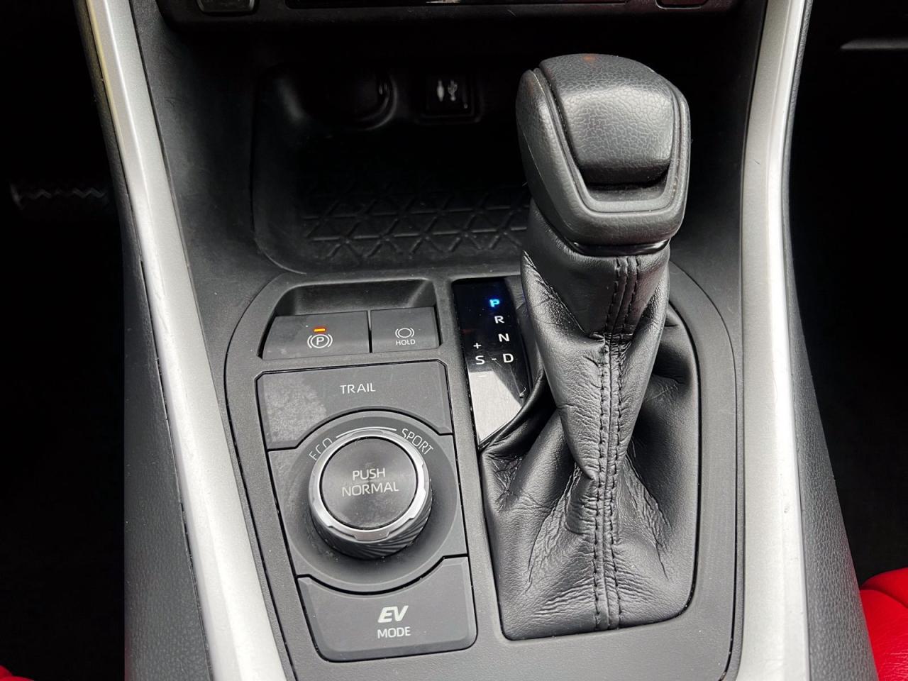 2019 Toyota RAV4 Hybrid LE AWD - Photo #24