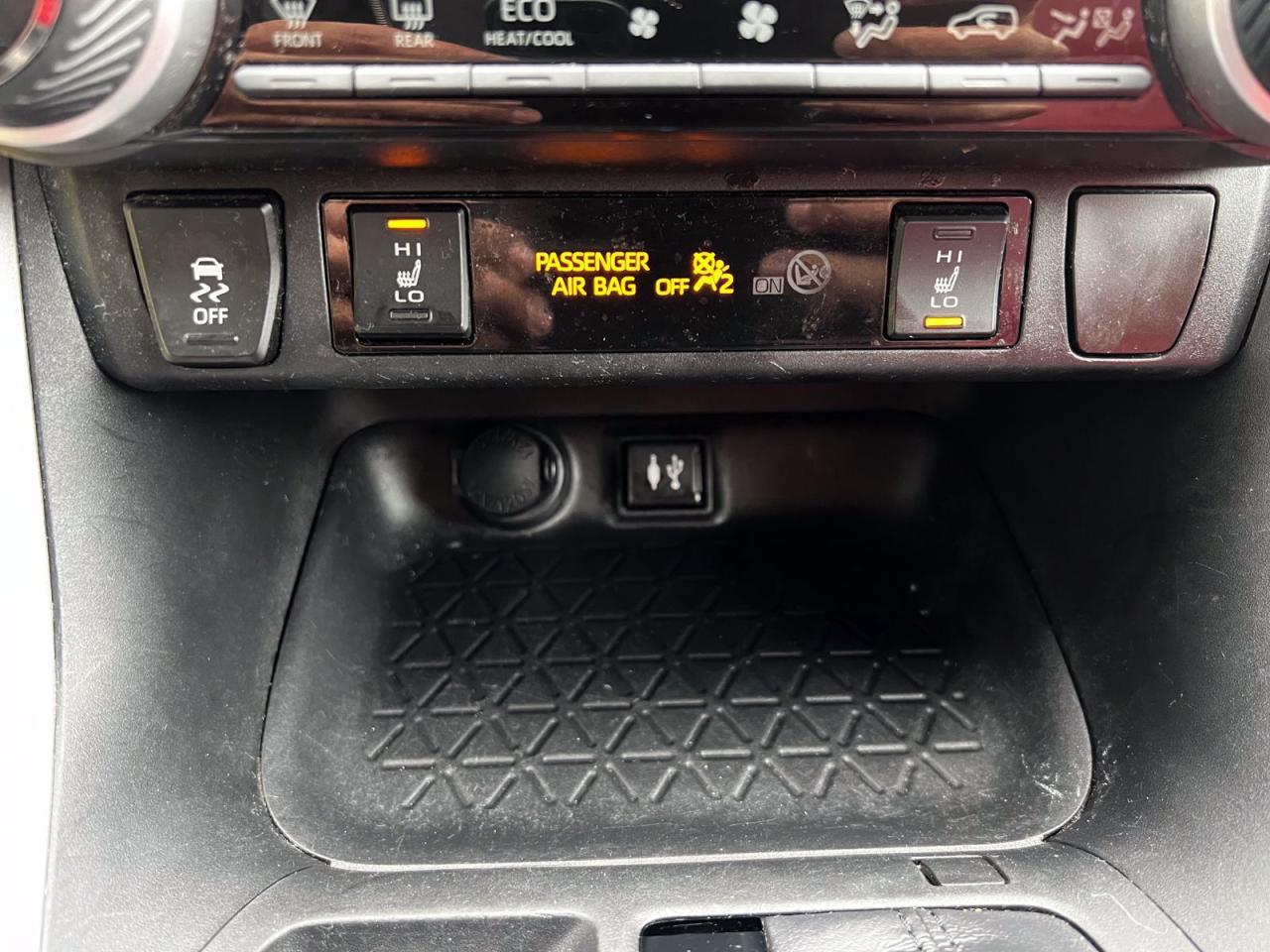 2019 Toyota RAV4 Hybrid LE AWD - Photo #25