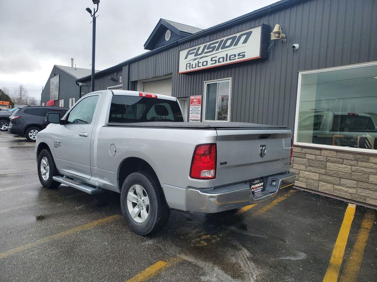 2019 RAM 1500 Classic SLT 4x2 Reg Cab 6'4" Box-BLUETOOTH-REAR CAMERA - Photo #3