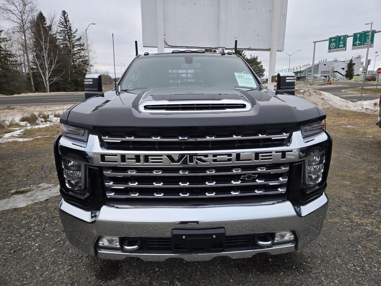 2022 Chevrolet Silverado 2500 4WD Crew Cab 172" LTZ - Photo #3