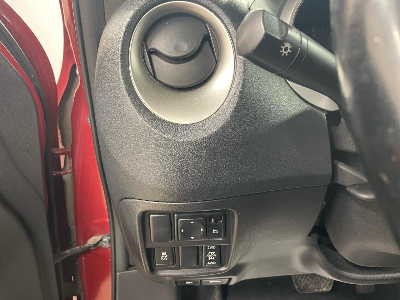 2016 Nissan Juke SV Photo32