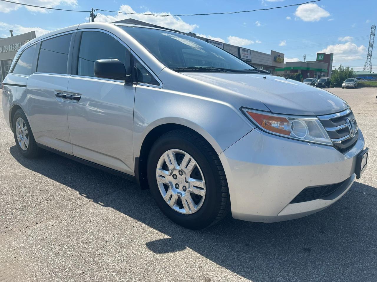 2013 Honda Odyssey LX CERTIFIED WITH 3 YEARS WARRANTY INCLUDED. Photo4