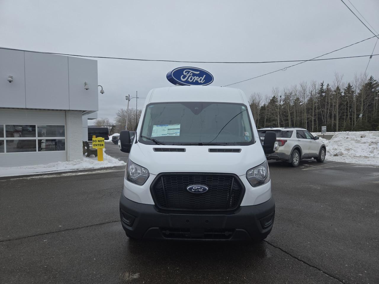 2024 Ford Transit Cargo Van T-250 148" MED RF 9070 GVWR RWD Photo