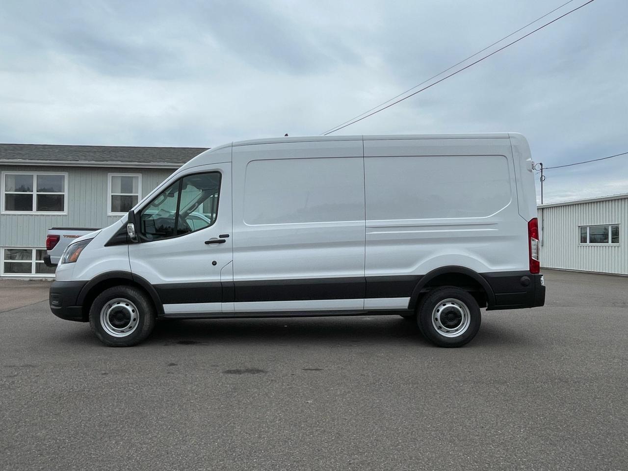 2024 Ford Transit Cargo Van T-250 148" MED RF 9070 GVWR RWD Photo5