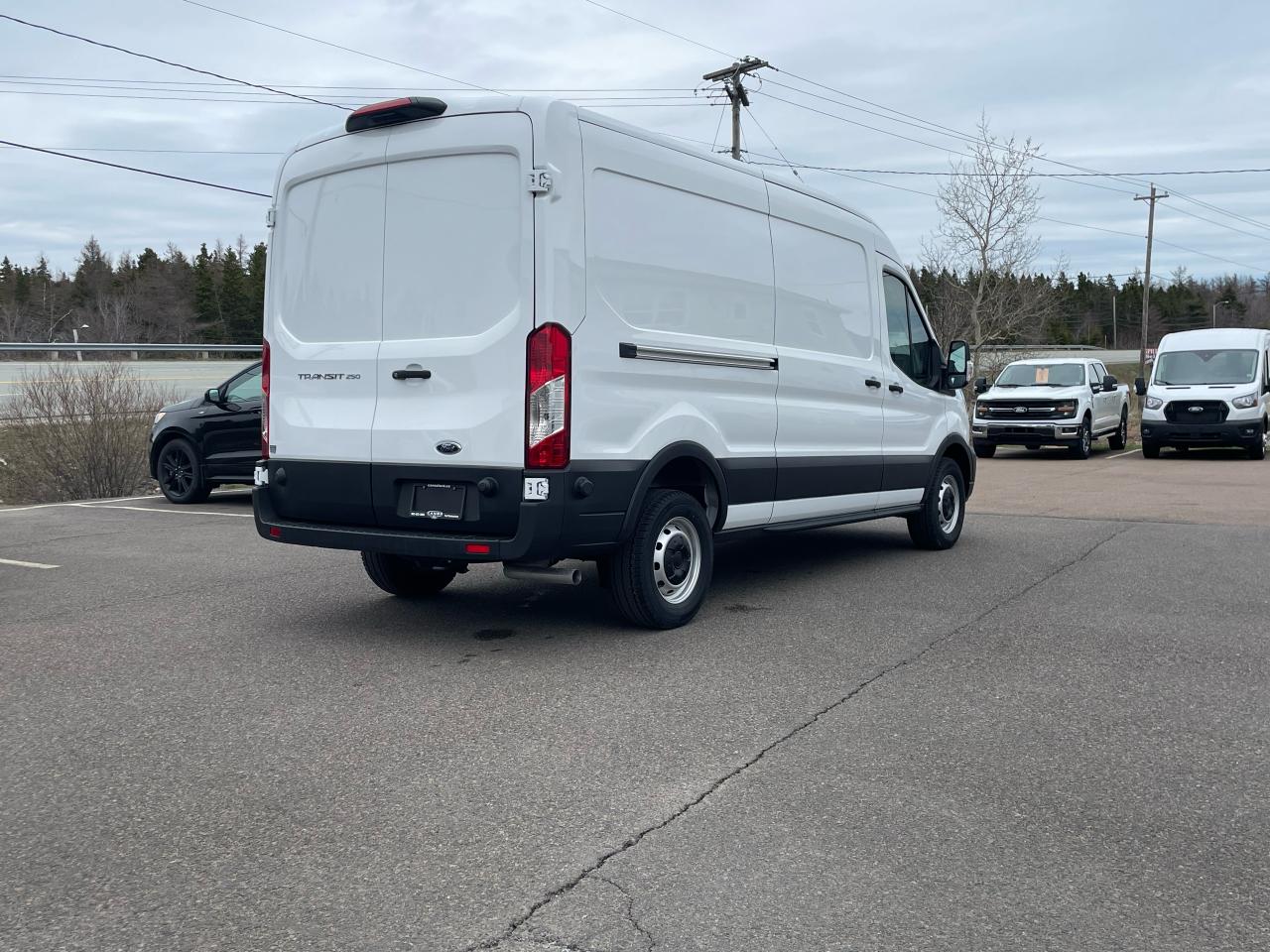 2024 Ford Transit Cargo Van T-250 148" MED RF 9070 GVWR RWD Photo5