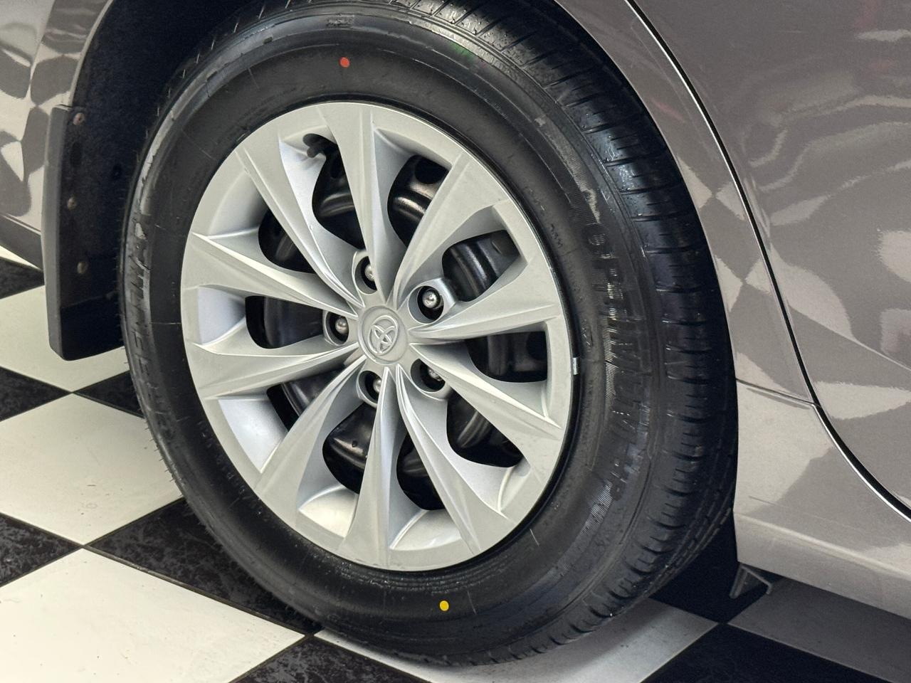 2017 Toyota Camry LE+New Tires+Brakes+Camera+Bluetooth+CLEAN CARFAX Photo116