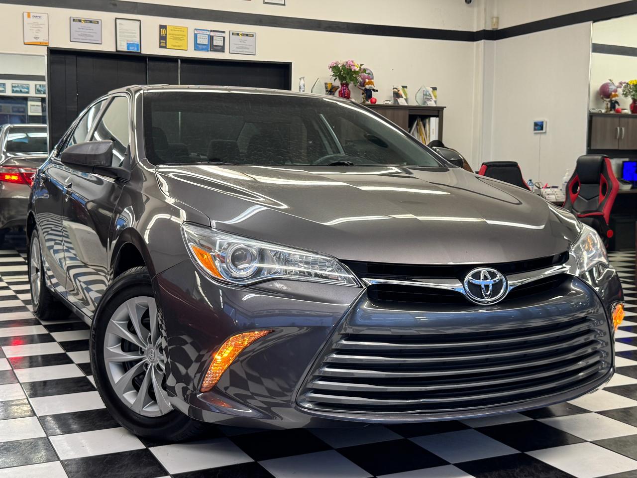 2017 Toyota Camry LE+New Tires+Brakes+Camera+Bluetooth+CLEAN CARFAX - Photo #16