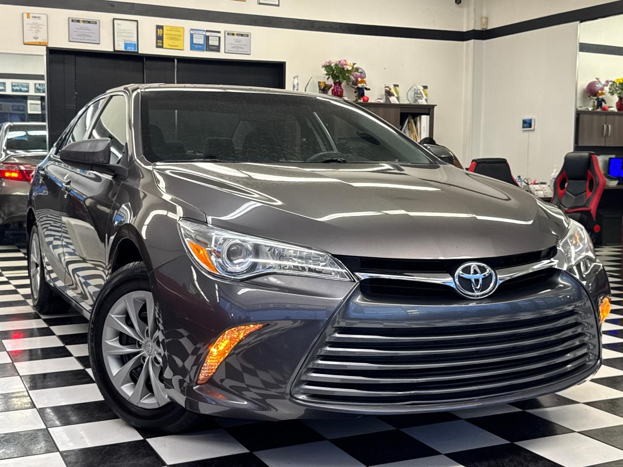 2017 Toyota Camry LE+New Tires+Brakes+Camera+Bluetooth+CLEAN CARFAX - Photo #15