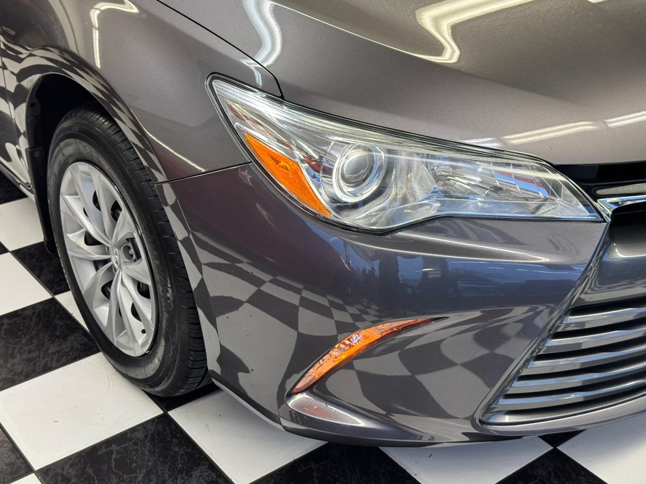 2017 Toyota Camry LE+New Tires+Brakes+Camera+Bluetooth+CLEAN CARFAX Photo35