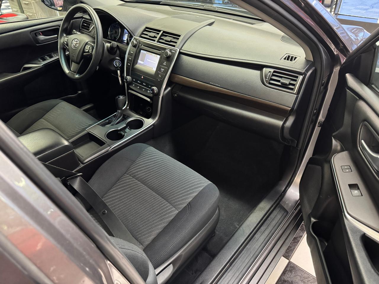 2017 Toyota Camry LE+New Tires+Brakes+Camera+Bluetooth+CLEAN CARFAX - Photo #22