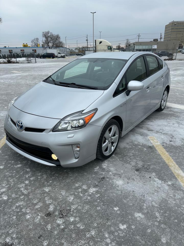 2015 Toyota Prius  Photo3