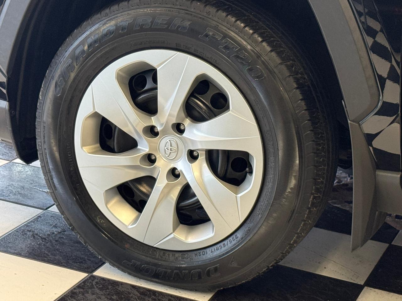 2019 Toyota RAV4 LE+Adaptive Cruise+LaneKeep+ONE OWNER+CLEAN CARFAX Photo50