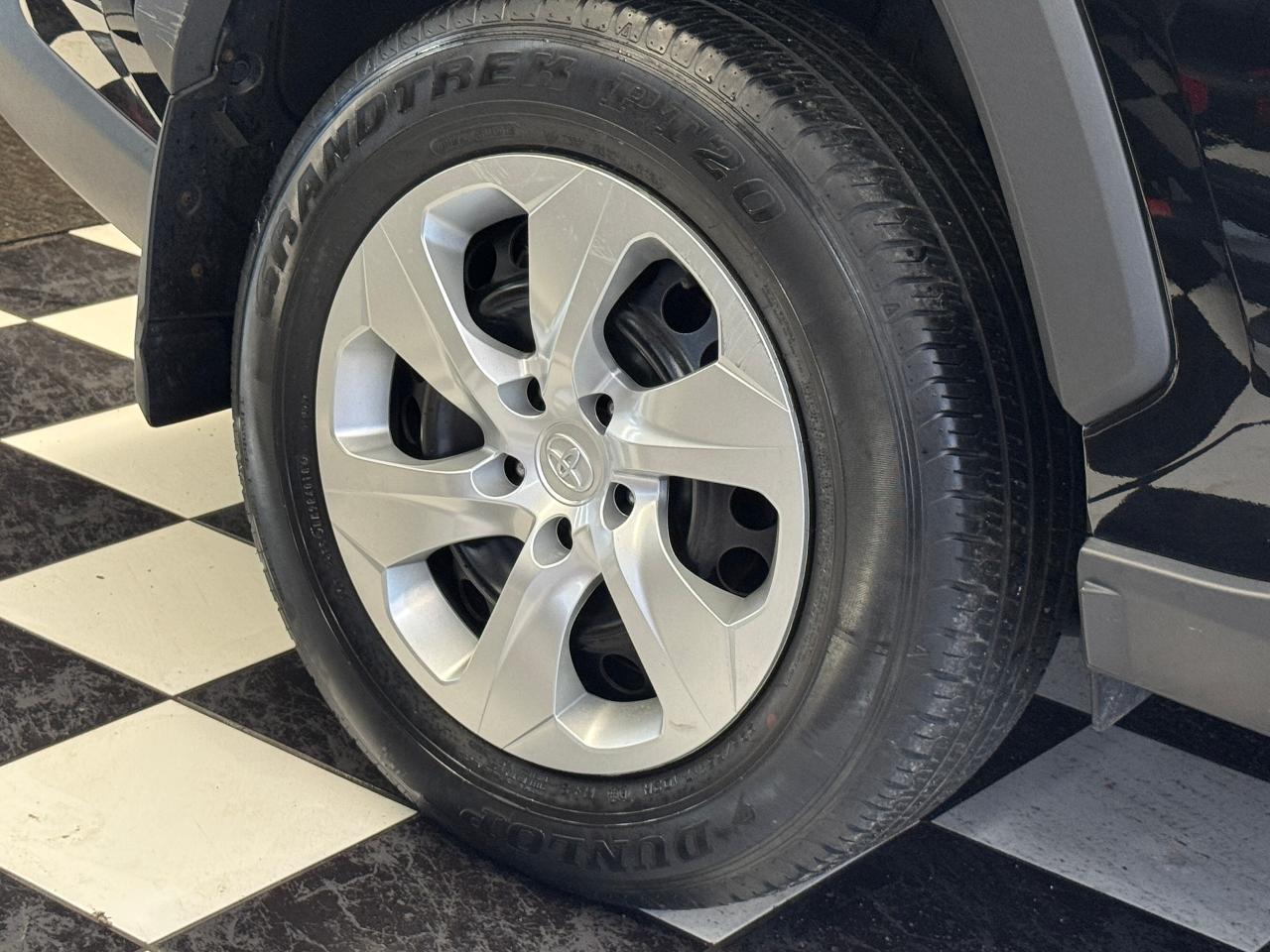 2019 Toyota RAV4 LE+Adaptive Cruise+LaneKeep+ONE OWNER+CLEAN CARFAX - Photo #52