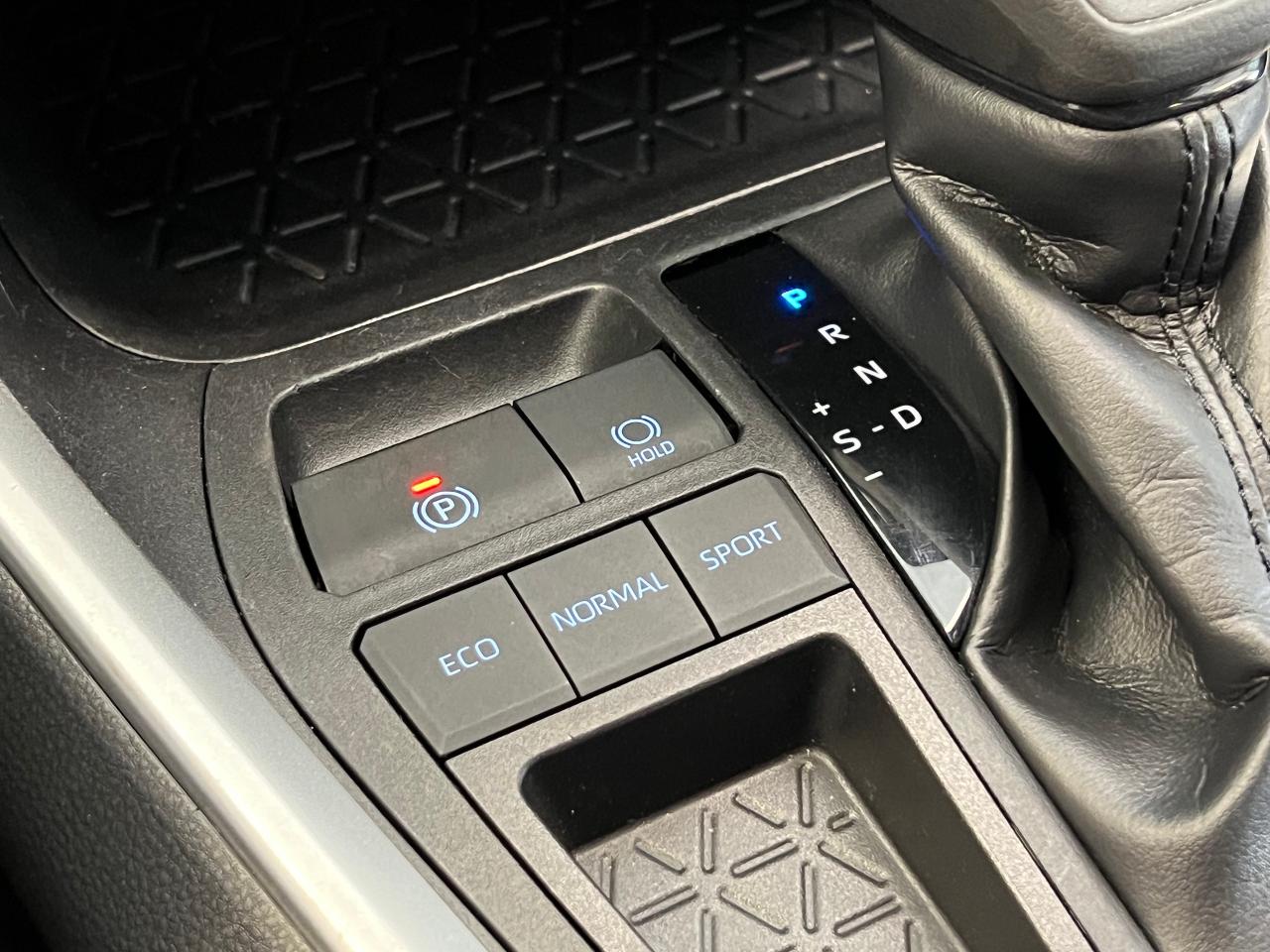 2019 Toyota RAV4 LE+Adaptive Cruise+LaneKeep+ONE OWNER+CLEAN CARFAX - Photo #3