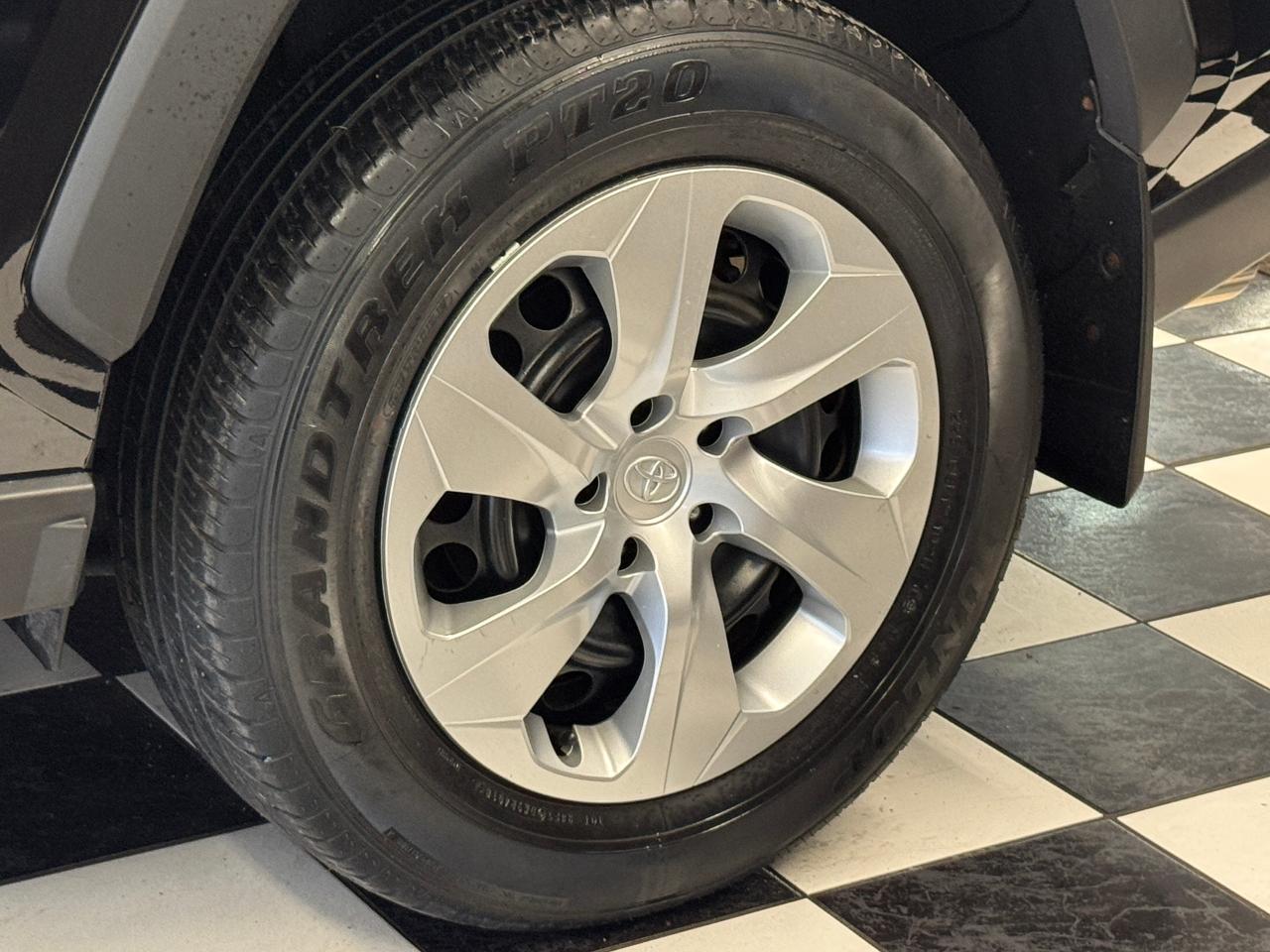 2019 Toyota RAV4 LE+Adaptive Cruise+LaneKeep+ONE OWNER+CLEAN CARFAX - Photo #51