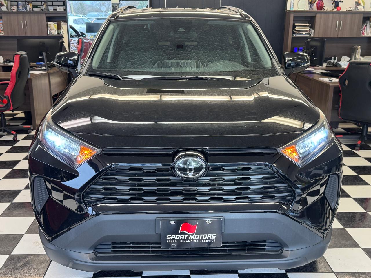 2019 Toyota RAV4 LE+Adaptive Cruise+LaneKeep+ONE OWNER+CLEAN CARFAX - Photo #9