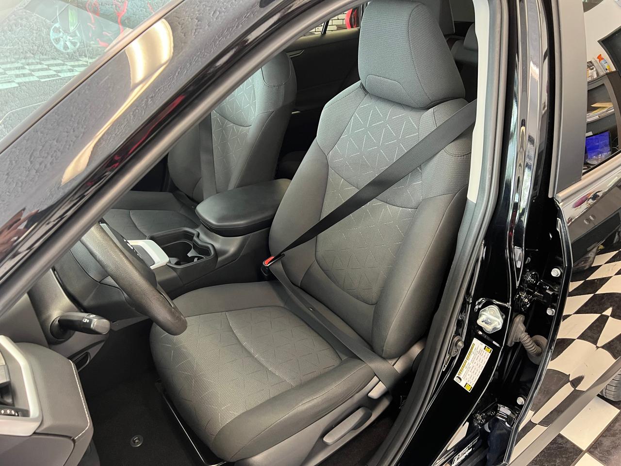 2019 Toyota RAV4 LE+Adaptive Cruise+LaneKeep+ONE OWNER+CLEAN CARFAX - Photo #18