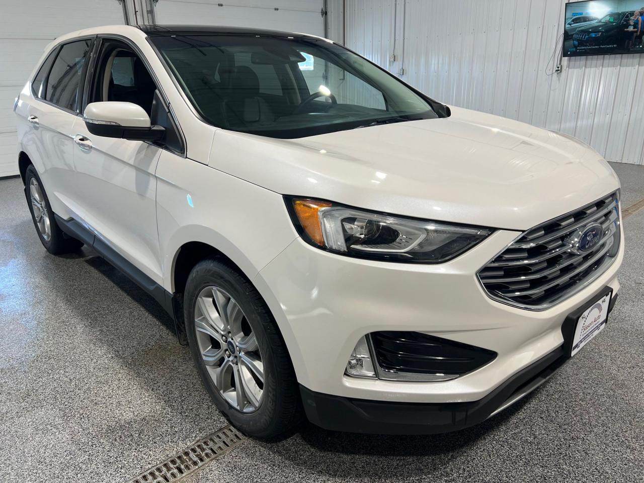 Used 2019 Ford Edge Titanium AWD #remote start #heated seats for sale in Brandon, MB