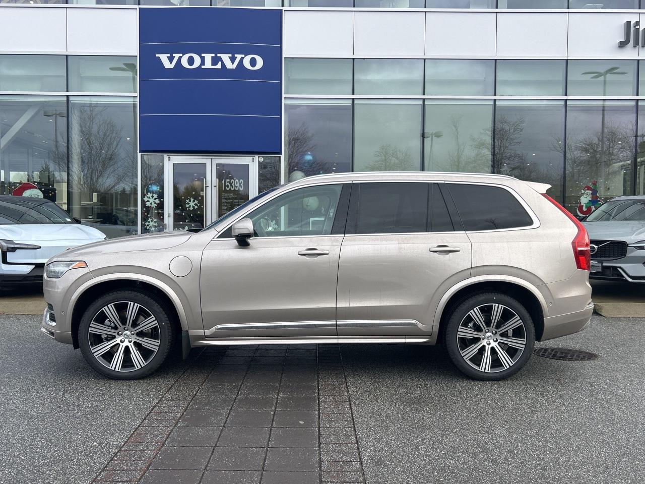 New 2025 Volvo XC90 Plug-In Hybrid T8 AWD Ultra Bright Theme 7-Seater for sale in Surrey, BC