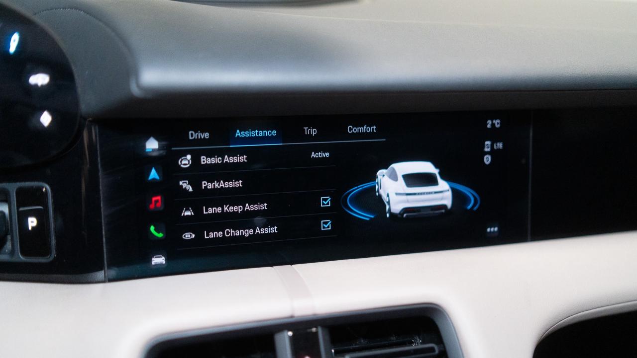 2021 Porsche Taycan 4S | BOSE | 20 IN WHEELS | WHITE INTERIOR Photo