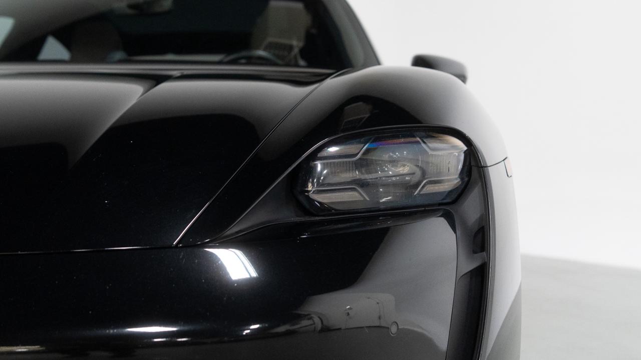 2021 Porsche Taycan 4S | BOSE | 20 IN WHEELS | WHITE INTERIOR Photo