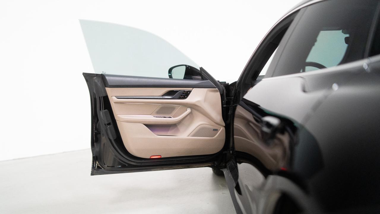 2021 Porsche Taycan 4S | BOSE | 20 IN WHEELS | WHITE INTERIOR Photo