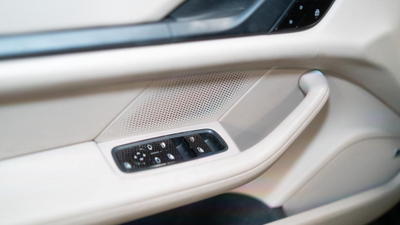 2021 Porsche Taycan 4S | BOSE | 20 IN WHEELS | WHITE INTERIOR Photo