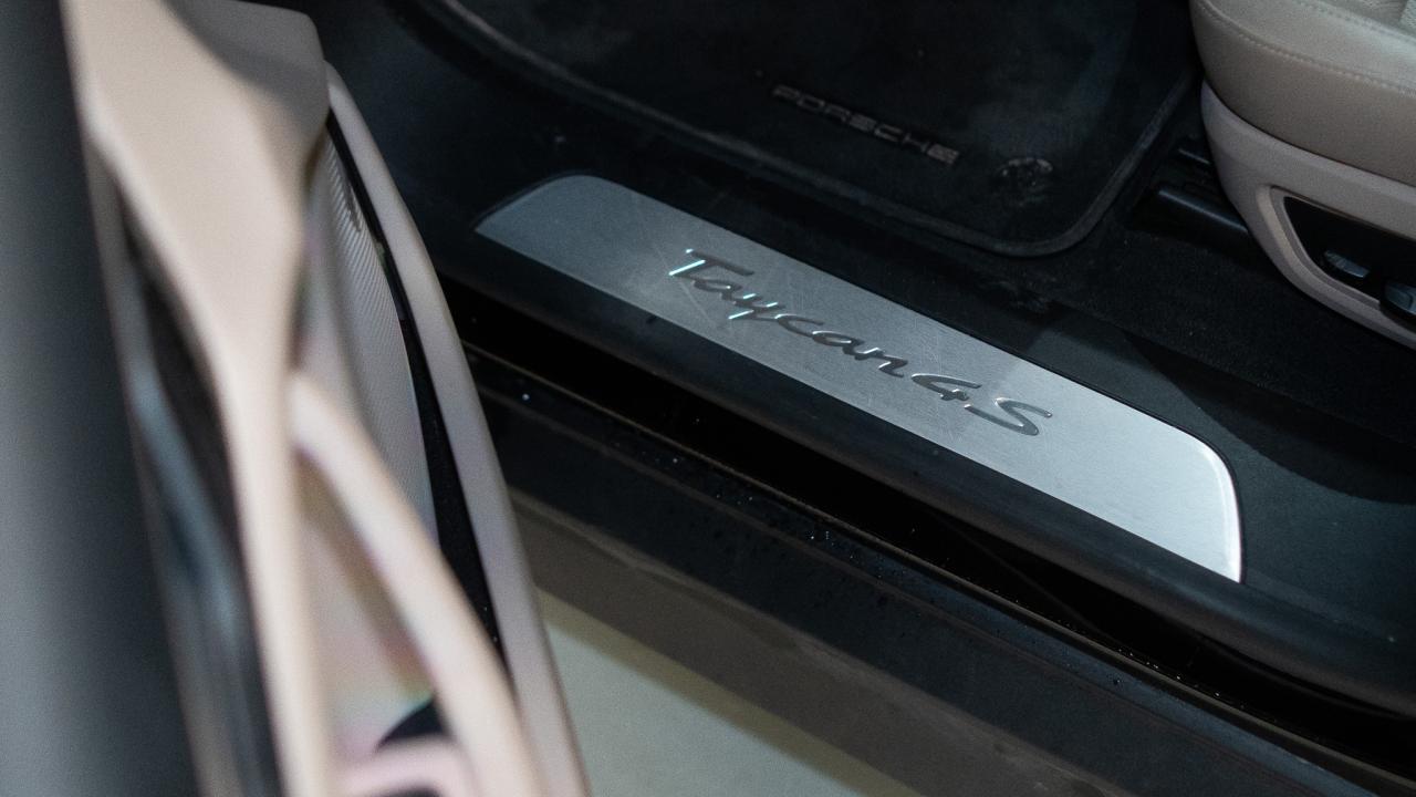 2021 Porsche Taycan 4S | BOSE | 20 IN WHEELS | WHITE INTERIOR Photo