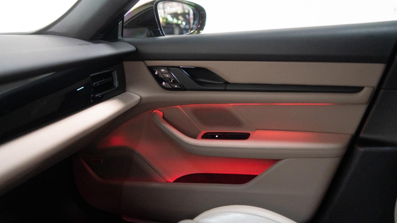 2021 Porsche Taycan 4S | BOSE | 20 IN WHEELS | WHITE INTERIOR Photo