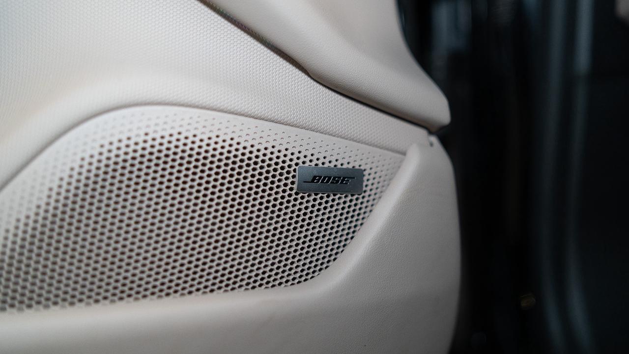 2021 Porsche Taycan 4S | BOSE | 20 IN WHEELS | WHITE INTERIOR Photo